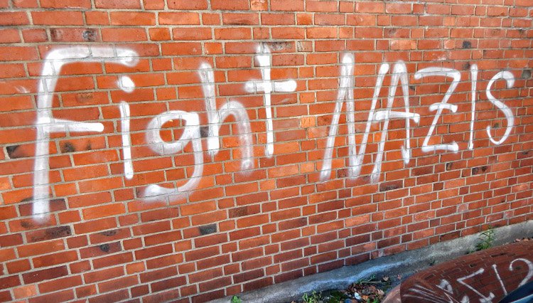 Fight Nazis