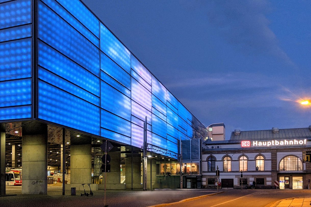 Chemnitz_Hbf_LED-Fassade