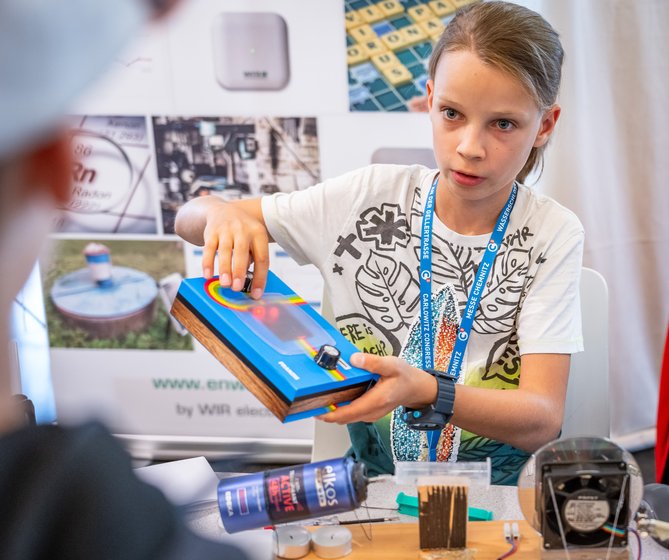 MakerFaire-innen_09974_3000Px