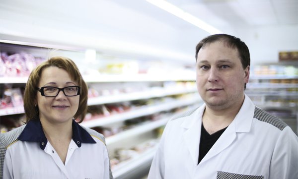 Eine Kaufhalle für alle: Olga und Oleksiy Yermolayev pflegen die Kultur des weißen Schürzen.