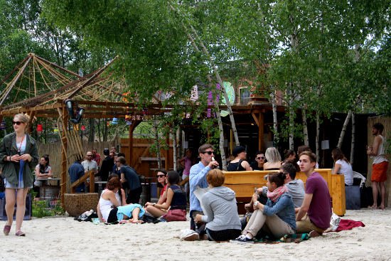Das gemütliche Open Air Gelände hinter der Sanitätsstelle geht im Mai in die zweite Saison